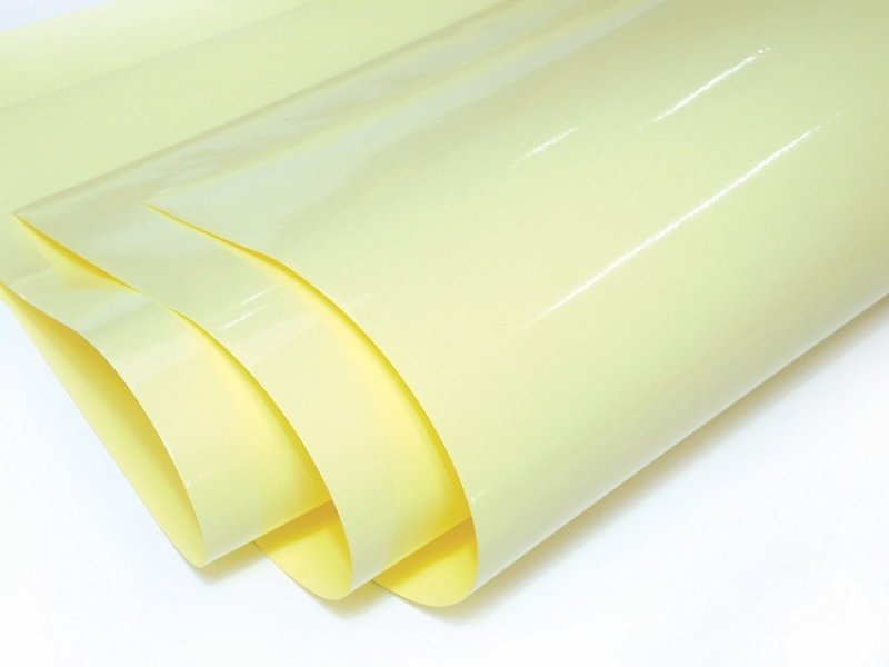  สติ๊กเกอร์กระดาษขาวเงา70x106cmหลังเหลือง (แพ็ค100ใบ)